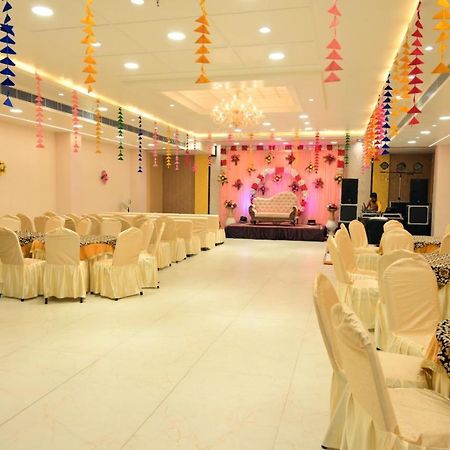 Hotel Kapson Palace Bareilly Buitenkant foto