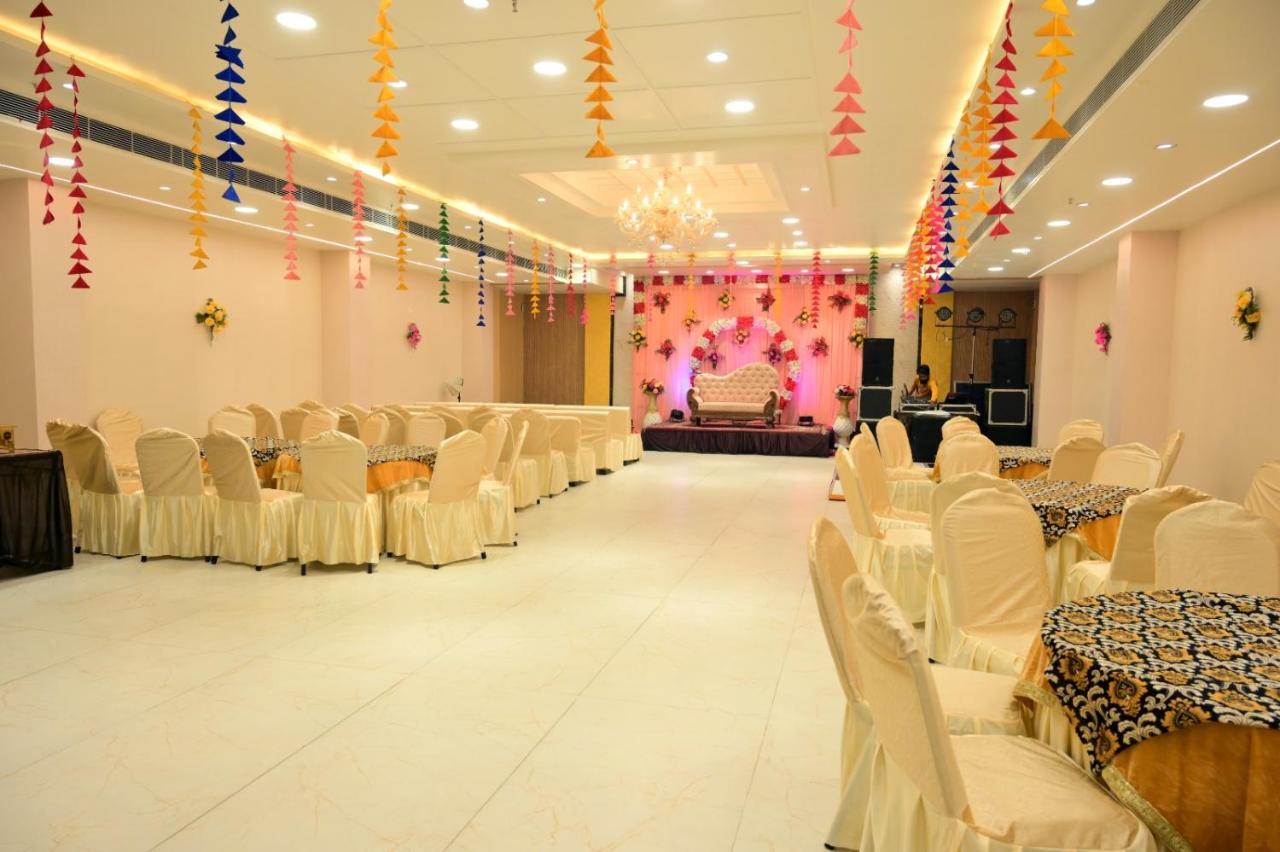 Hotel Kapson Palace Bareilly Buitenkant foto