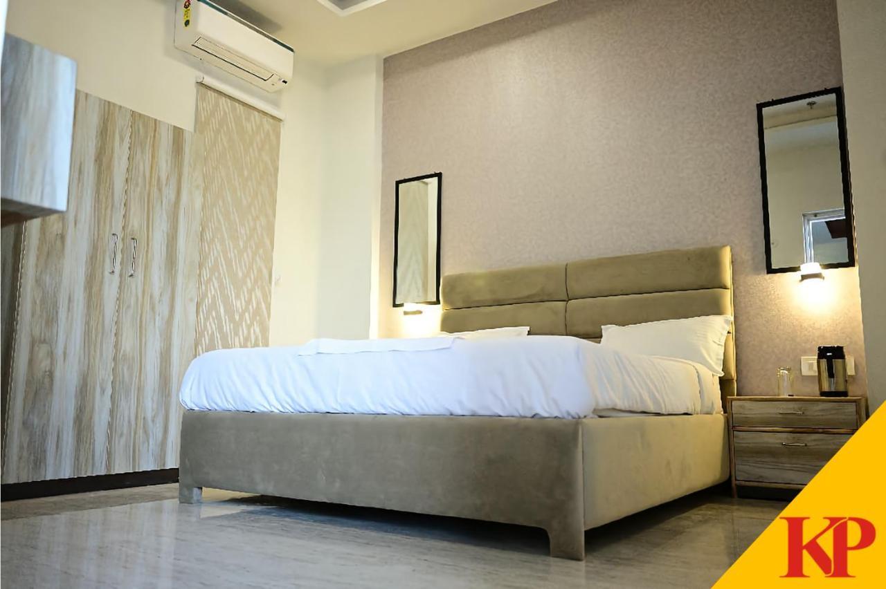 Hotel Kapson Palace Bareilly Buitenkant foto